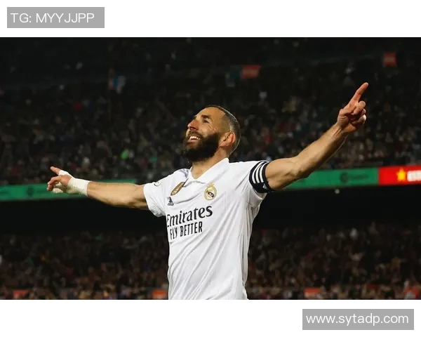 皇马官方宣布续约本泽马合同至2023年，将成球队传奇